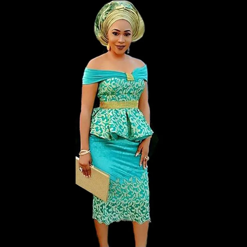 2020 New Green Off 어깨 금 레이스 새틴 아프리카 나이지리아 PEPLUM 이브닝 드레스 청록장 여자 저녁 공식 가운 VES1822790