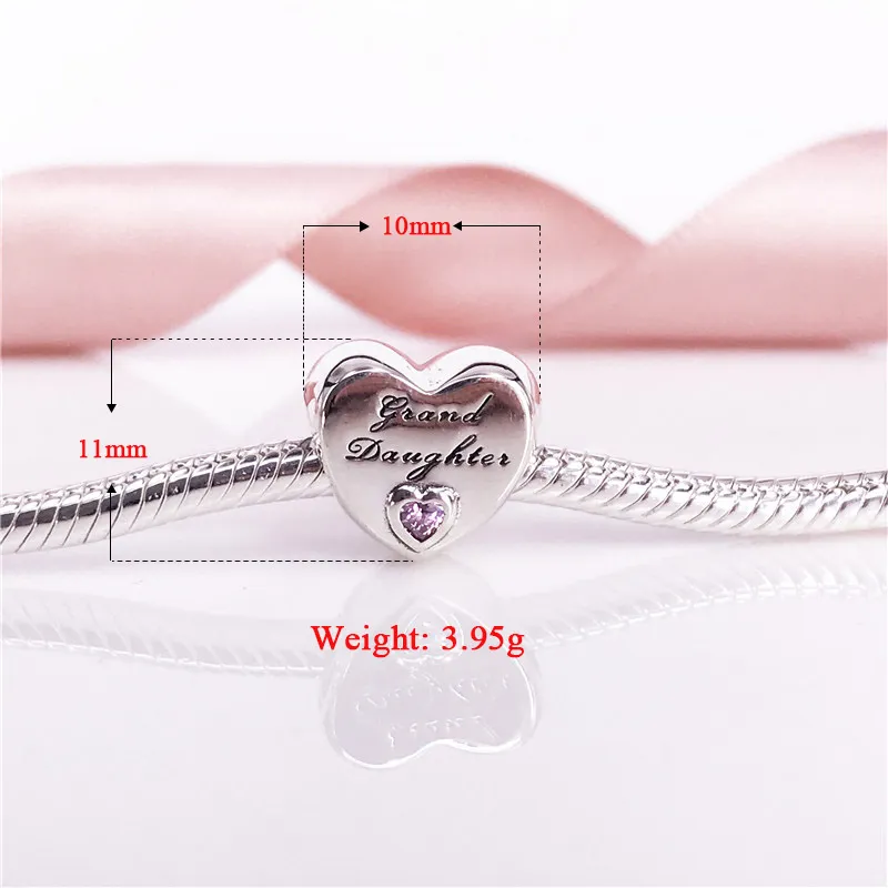 Granddaughter's Love Charm Authentic 925 Sterling Silver Clear CZ Beads Passar Snake Armband DIY Fine Smycken Z Charm