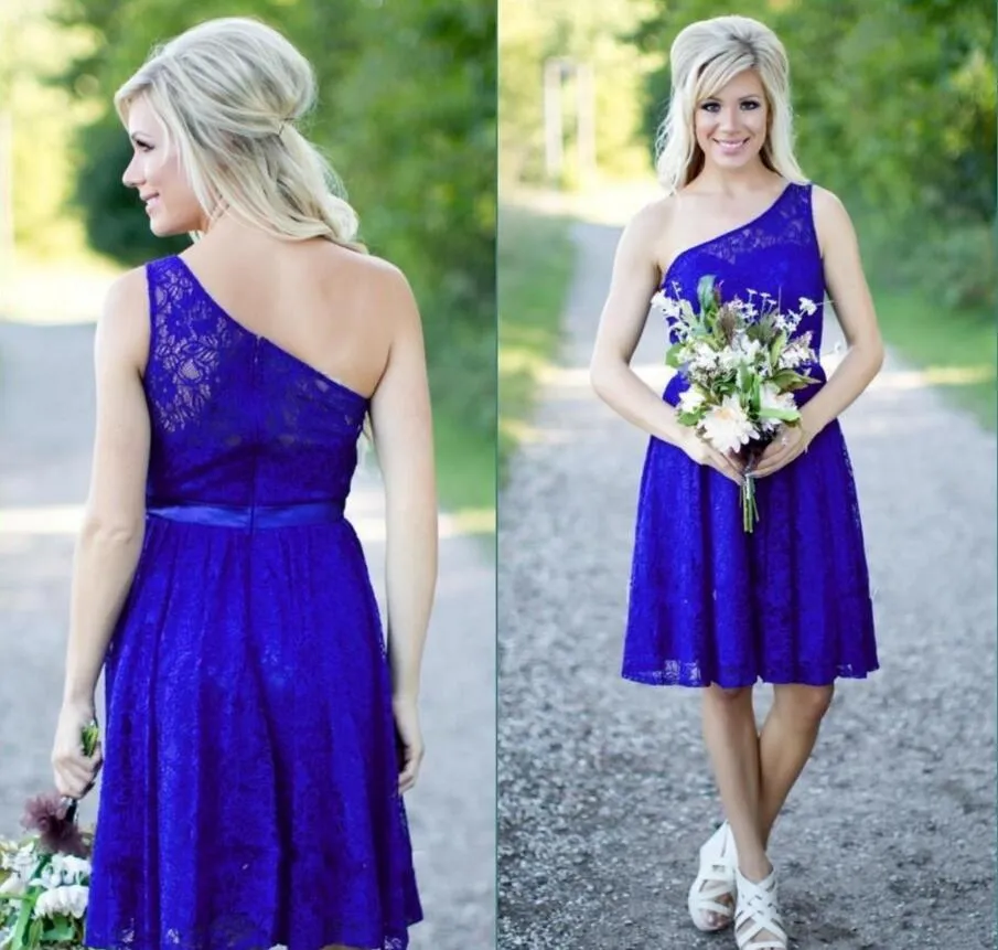 Royal Blue Simple One Shoulder Short Bridesmaid Dress Lace Knä Längd A-Line Zipper Elegant Bröllopsfest Klänningar Klänning