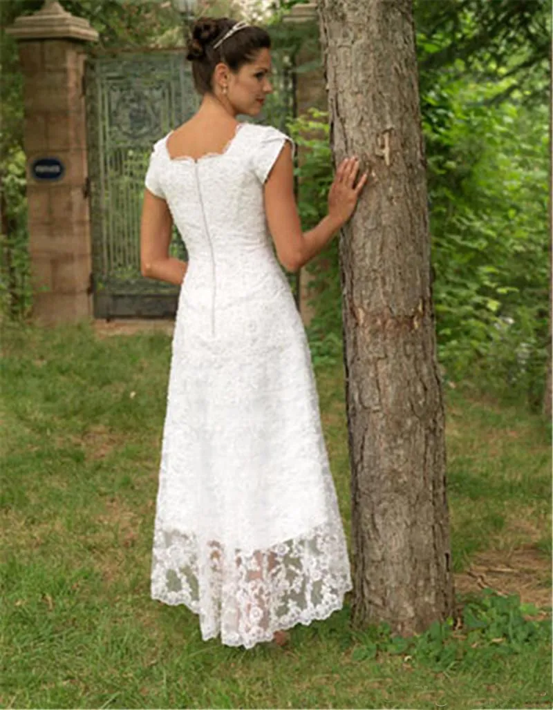 Charmosos vestidos de noiva de renda alta e baixa manga curta decote quadrado vestidos de noiva simples feitos sob medida vestidos de casamento country jardim
