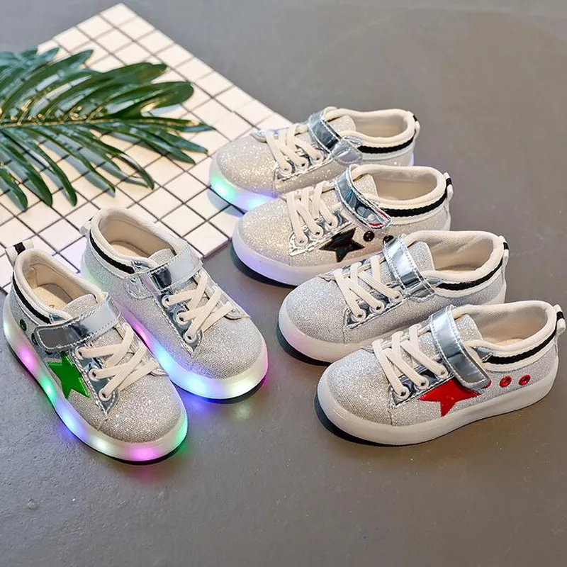 2018 Nueva Moda Niños Niñas Zapatos Led Niños Led Zapatillas Niños Luminosos Planos Zapatos Casuales Niño Niña Estrellas Zapatos 16,66 € | DHgate