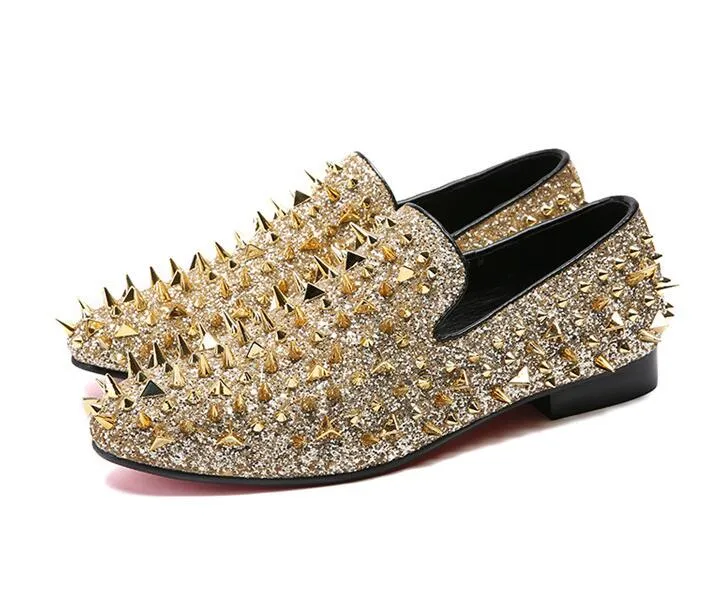 Goldene Glitzerschuhe Männer Modespieße Moccasins rutschen auf Schuhe Größen große Picks Nietmeucasins Männer Schuhe flache Loafer Größe 38-46