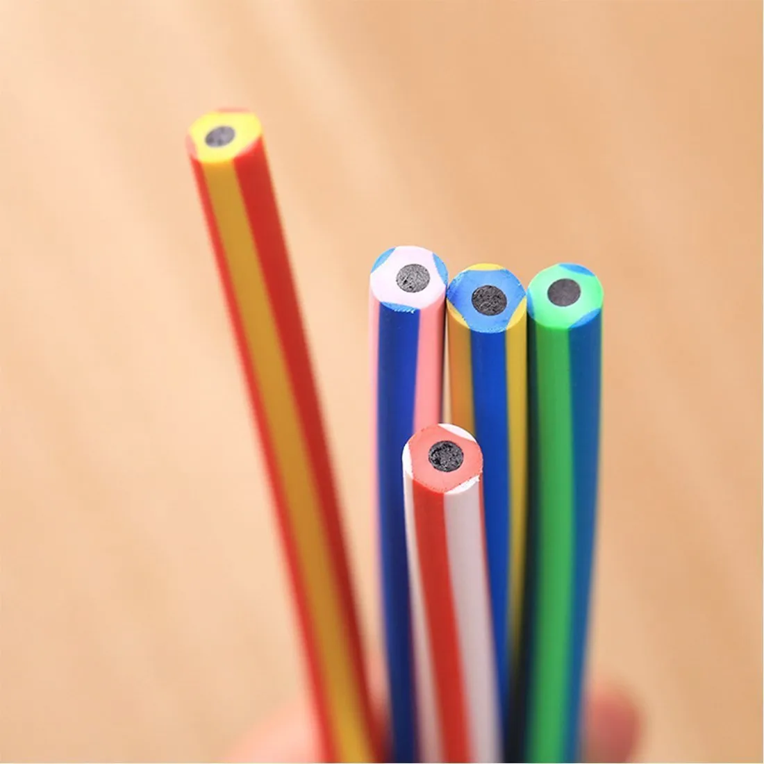 Crayon Souple Bendy Flexible Pencil Avec Gomme Colorful Magic Bendy  Flexible Pencil Cadeau Décriture Pour Les Enfants De 10 Du 2,8 €