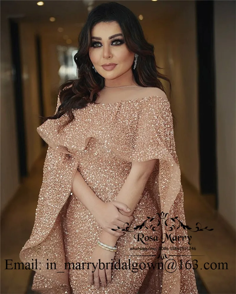 Rosa Gold Sequined Arabic Evening Dresses Cape 2020 Yousef Aljasmi Tillbaka Split Plus Storlek Billiga Kändis Klänningar Kväll Party Prom Crows