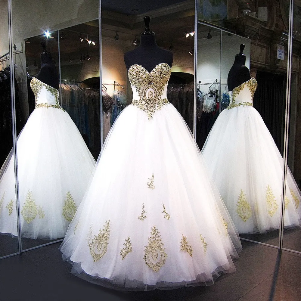 Quinceanera Dresses 2020 Skromne Słodkie 16 Suknia Balowa Złote Koronki Koraliki Prom Suknie White Tulle Lace Up Urodziny Vestidos DE 15