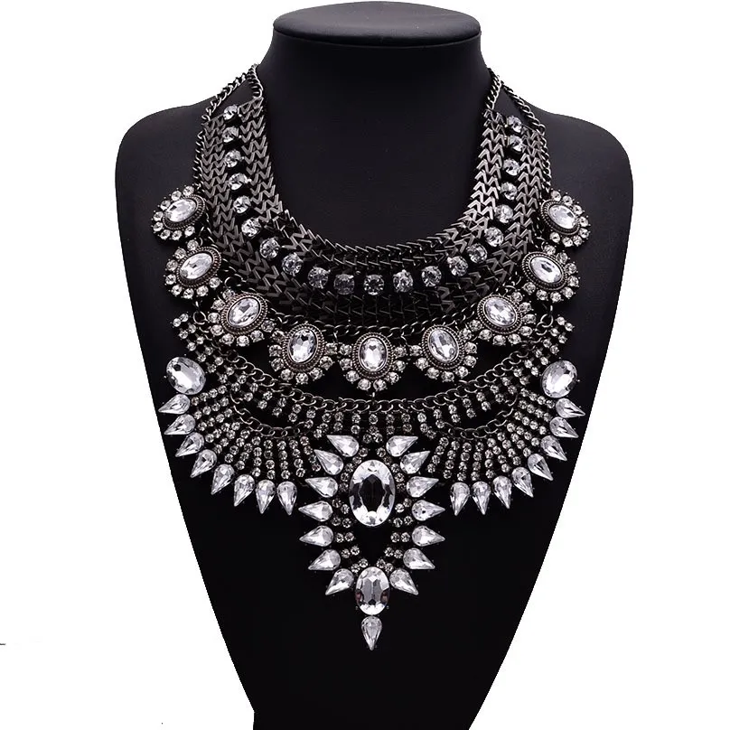 Luxury Flower Bib Crystal Halsband Boho Collar Halsband för kvinnor Kostym Smycken Julklapp 1pc 4 färger