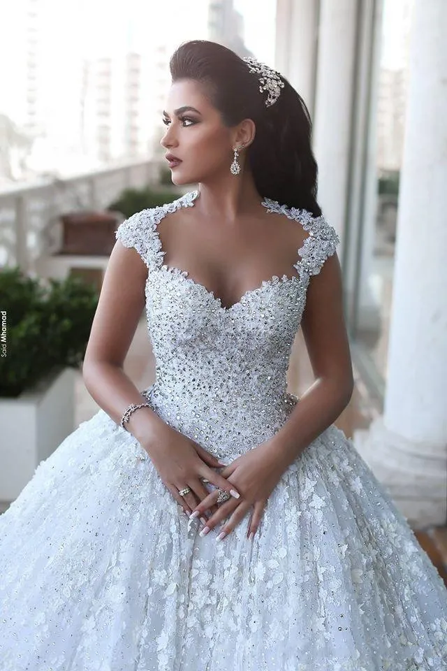 Luksusowa suknia balowa 2019 Illusion Back Suknie ślubne Said Mahamaid Sweetheart Cap Rleeves Arabski koraliki koronkowe aplikacje Novia Bridal273c