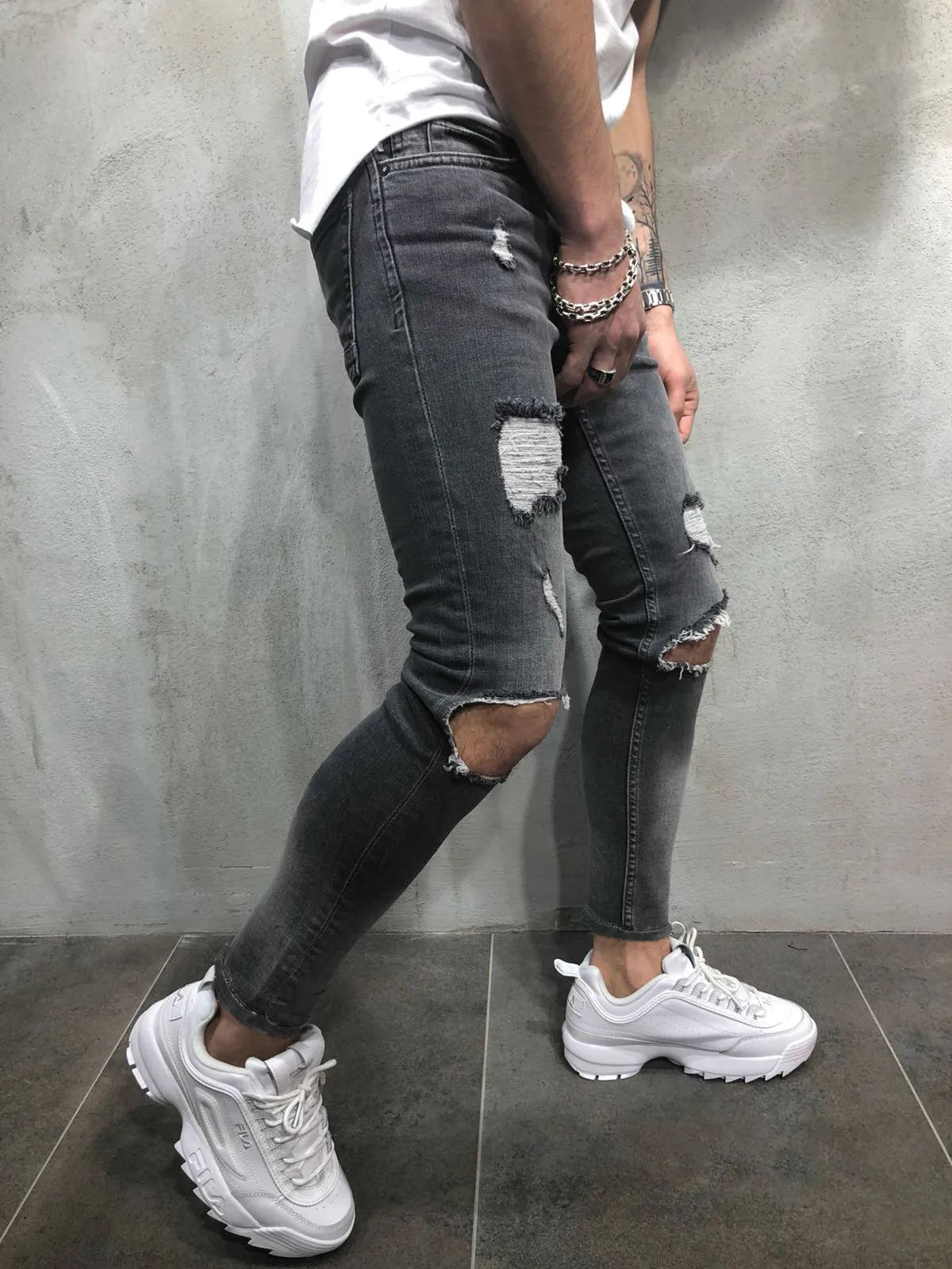 Ripped jeans uomo hotsell
