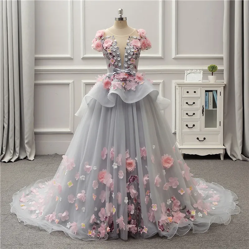 Gorgeous Colorful Ball Gown Prom Dresses 2018 Spring Summer Light Gray Flora Appliques Evening Gowns Lace Up Back Peplum Party Dress