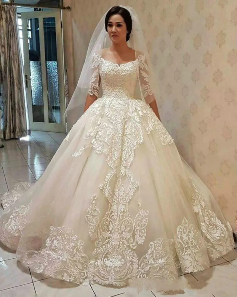 Abiti da sposa con abiti da ballo in pizzo affascinante Mezze maniche lunghe con spalle scoperte Abiti da sposa applicati Custom Made Vestido De Novia s