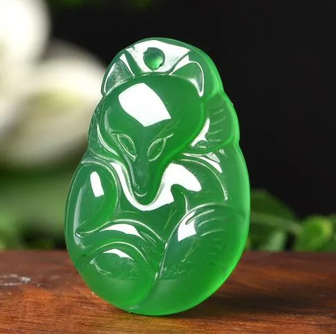 Natuurlijke authentieke ijssoort Groene agaat poeder chalcedony vos kleine drie jade hanger