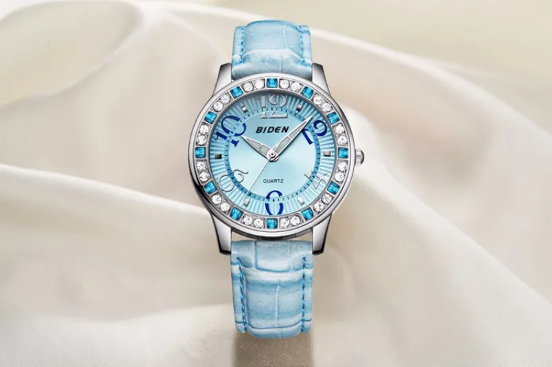 Frau Casual Luminous Watch wasserdichte Damen Sports Uhren Lederband Blau Strass Zifferblatt Relogio Kleid Quarz Armbandwatch5332376