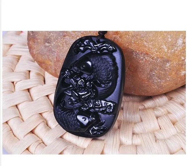 artesanal natural pedra de Obsidiana mão esculpida peixe com pingente de boa sorte de lótus
