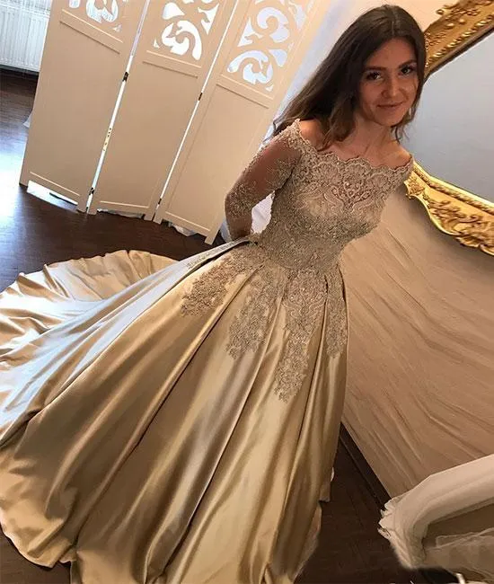 2018 gouden quinceanera jurken baljurk bateau lange mouw sweep trein prom dresses met kant applique satijnen avond feestjurken