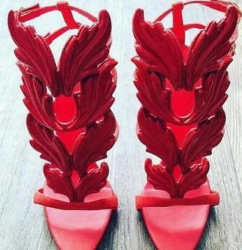Amazing Lady Angel Wings Black Nude Тонкие сандалии на высоком каблуке Gladiator Rome Wedge Women Golden Leaf Кожаные туфли-лодочки Сандалии Обувь 95210