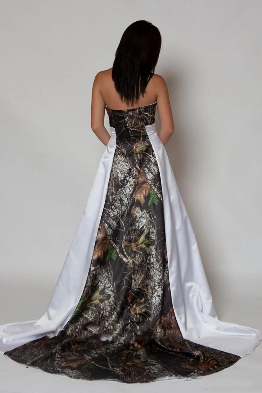 Strapless Camo Bröllopsklänning med pläter Empire Waist A Line Sweep Train Realtree Camouflage Bridal Gowns