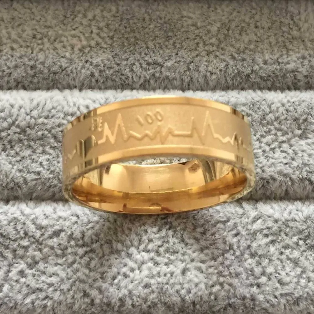 Anillo de moda de 8mm para enamorarse, color dorado, acero titanio 316L, anillos de boda para amantes de los latidos del corazón, joyería para mujeres y niñas