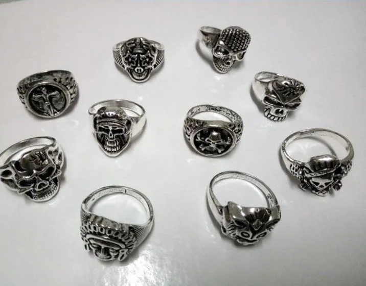 Retro gothic grote schedelring gesneden punk stijl bulk anti-zilveren dame / heren religie verklaring sieraden