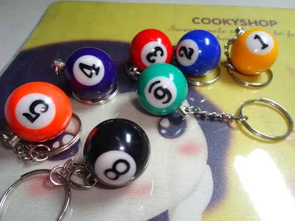 Fashion Snooker Table Ball Keychain Keyring Key Chain pour anniversaire Couleurs mixtes de cadeau chanceux 7410249