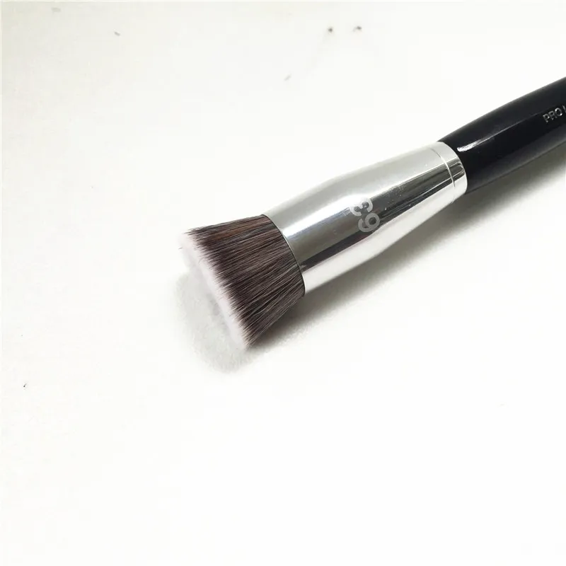 프로 리퀴드 파운데이션 # 63 - Well-Like Liquid Foundation brush - 뷰티 메이크업 브러쉬 블렌더