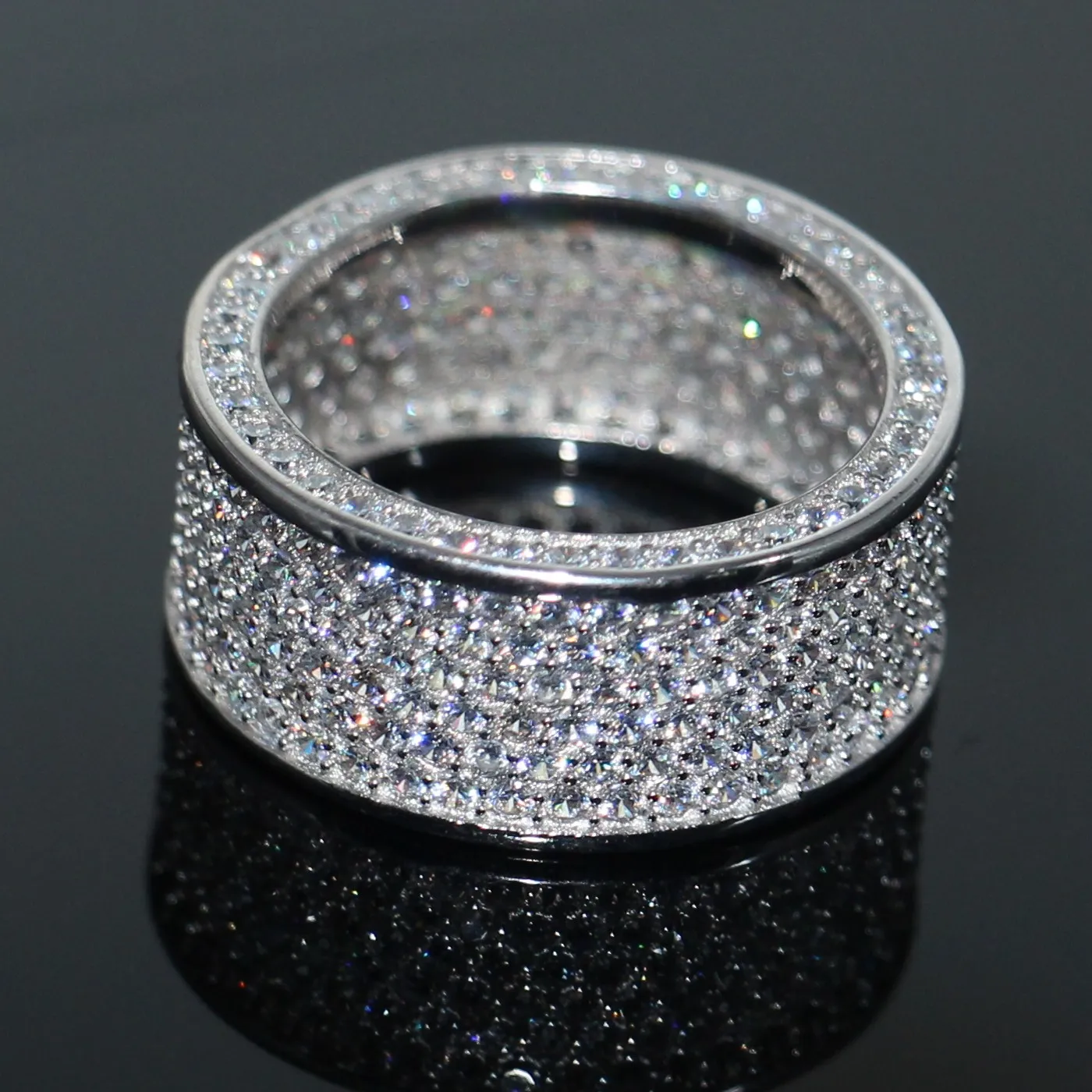 Storlek 5-10 Lyxig smycken 10kt vitguld fylld Full Pave Sapphire CZ Diamond Kvinnor Bröllop Cirkel Band Finger Ring för älskare gåva