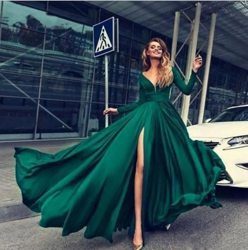 Plus Size Glamorous Verde Vestidos de Baile Profundo Decote em V Mangas Compridas Dividir A Linha Vestidos de Festa Vestidos de Noite Clássicos