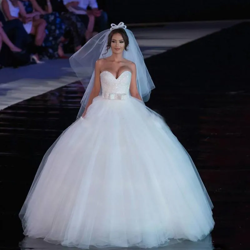 2018 simples vestidos de bola mais recentes vestidos de noiva querida neck cristal frisado lantejoulas princesa comprimento de dança fase de dança vestidos de casamento nupcial