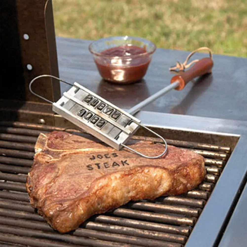 As ferramentas ajustadas do ferro de marcagem com ferro quente do BBQ com grelhar o fogo de 55 letras etiquetaram o cozimento exterior de alumínio do alfabeto da impressão para grelhar a carne do bife