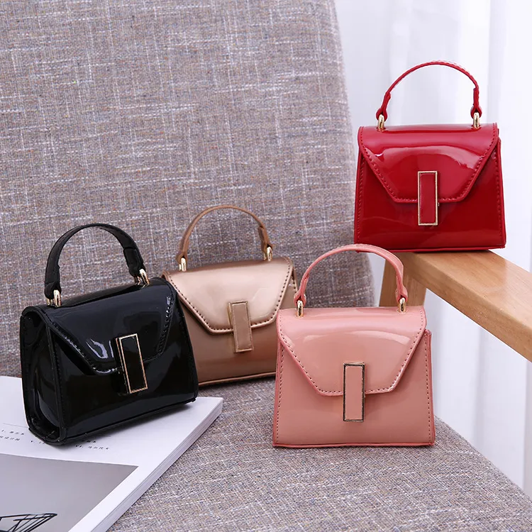 Dzieci Dziewczyny Torebka Hurtownie Quality Złote Łańcuchy Księżniczka Torba Cukierka Messenger Torba Cross Body PU Pocket Satchel Torebka Dzieci Prezenty