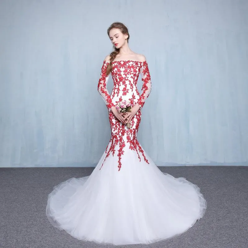 Robes de mariée de sirène blanche et rouge sexy 2019 Train de cour à l'épaule applique en tulle