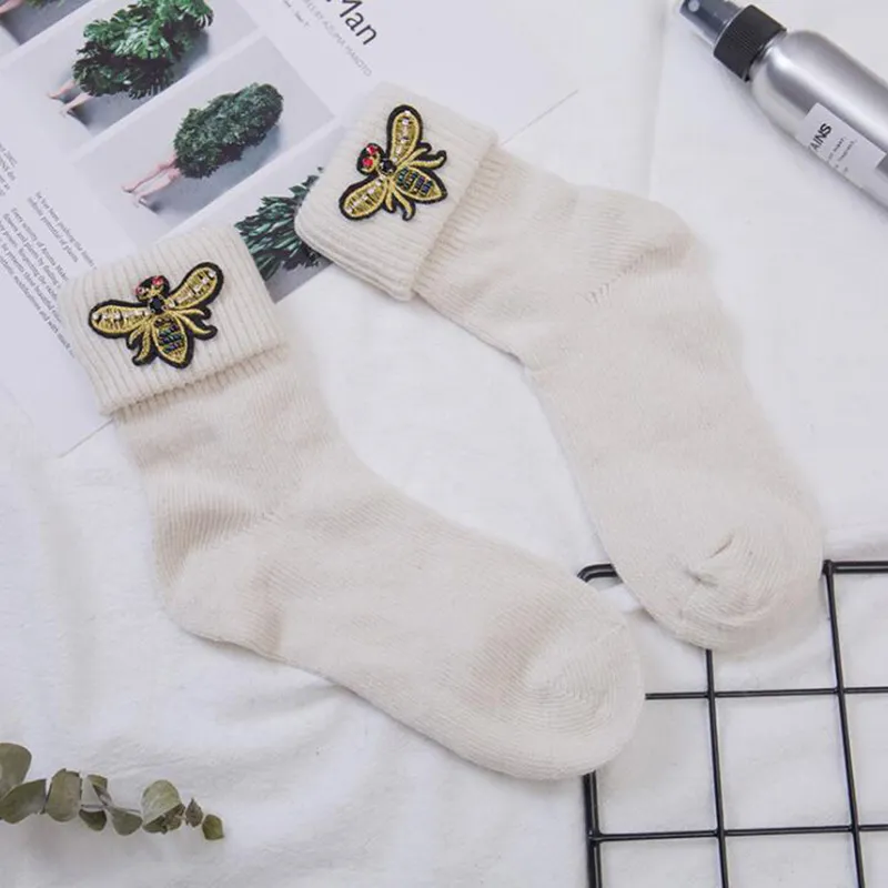 Chaussettes en laine Super épaisses de haute qualité pour femmes chaussettes d'abeilles brodées d'hiver gemme faites à la main