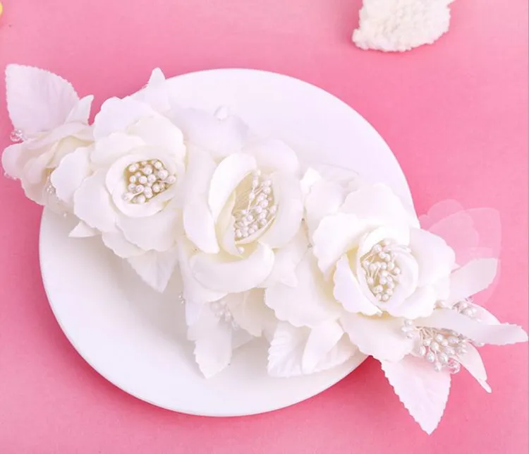 Korea Bridal Hair Combs Clips Girls Witte Bloem Haarbanden Bruiloft Veil Haar kam Vrouwen Draai Banquet Headpieces Hoofdtooi Haar AC5139213