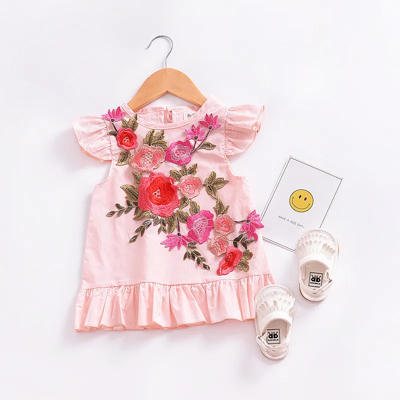 2018 Sommer-Baby-Kleid Nette Stickerei-Blumen-Design Kleine Mädchen kleidet Kleinkind-Mädchen Kleidung Kinder Kleid Oberseiten-Kleidung für 1-4years