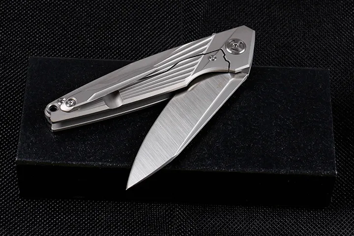 High End Flipper Folding Knife M390 Satin Blade TC4 Titanium Alloy Handle Ball Bearing Fast Opening EDC Pocket Knives