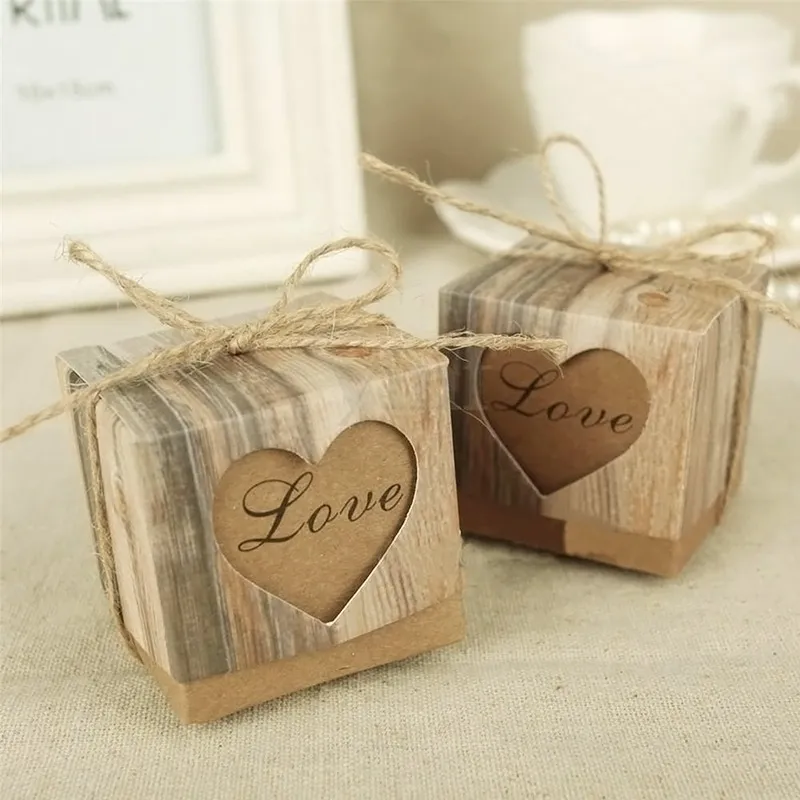 Wood Grain Heart Hollow Candy Boxes Retro Kraft Wedding Favors Christmas Anniversary Party Gift Paper Box /