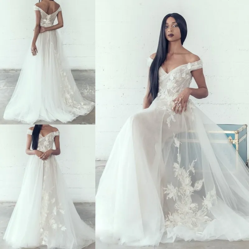 Adam Zohar 2019 Vestidos de novia de playa con hombros descubiertos Vestidos de novia largos con apliques de encaje Vestido de novia con tren de barrido