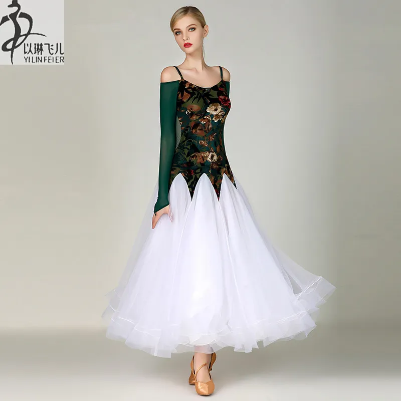 Vestiti da ballo liscio on sale standard usati