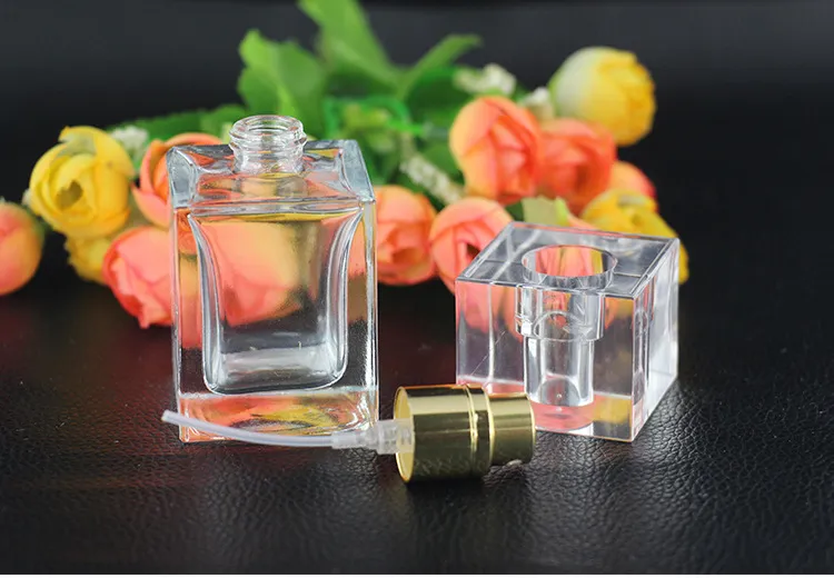 Novo portátil de vidro reutilizáveis ​​garrafas de perfume 30ml Limpar frasco de spray garrafas de perfume vazios Moda Estilo 50Pcs frete grátis