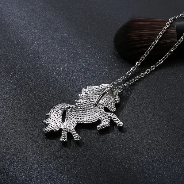 Kinder- und Damen-Halskette, buntes Einhorn-Diamant-Anhänger-Halskette, Kinder-Pullover-Kette, Schmuck-Accessoires 8876107