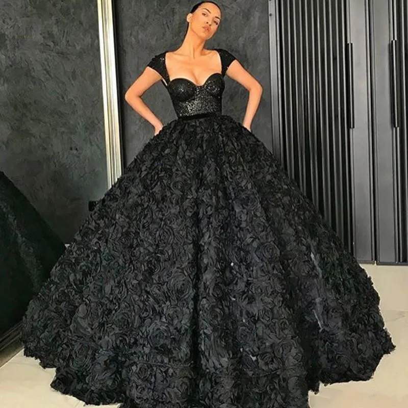 Black Sequined Sweetheart Neckline Prom Dresses Sexy Sleeveless Ball Gown Robes De Soiree Glamorous Fluffy Celebrity Prom Dress