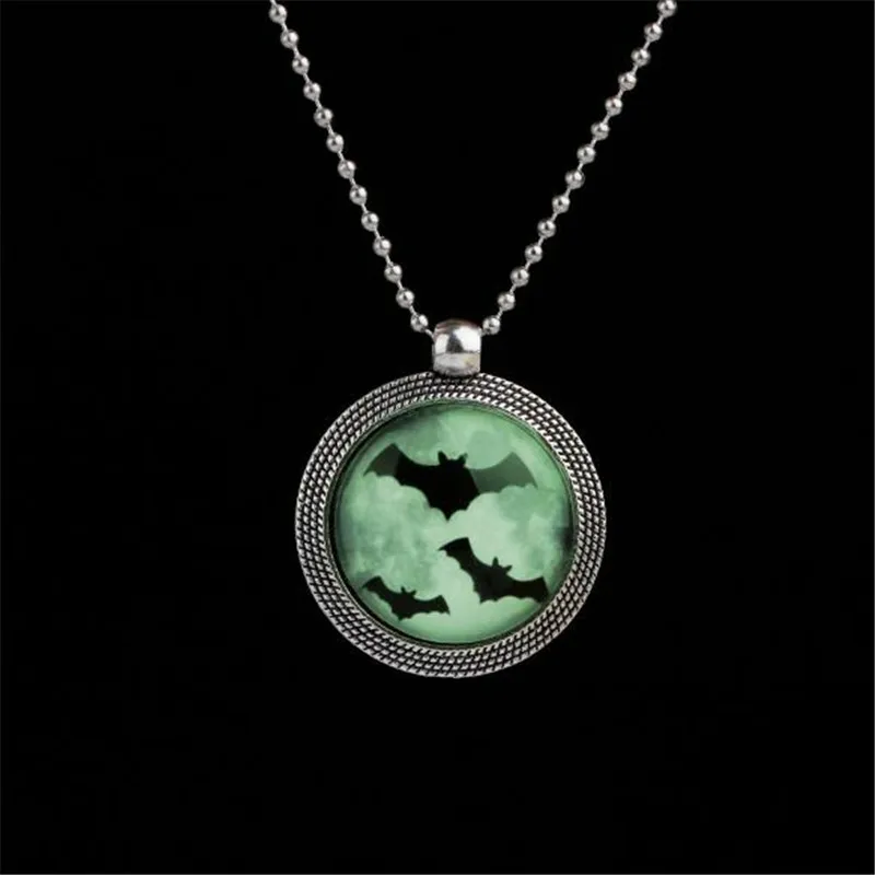 Punk Steampunk Noctilucence Bat Collana Cat Simle Collana Glow in the Dark Collane con pendente lungo il regalo di Halloween