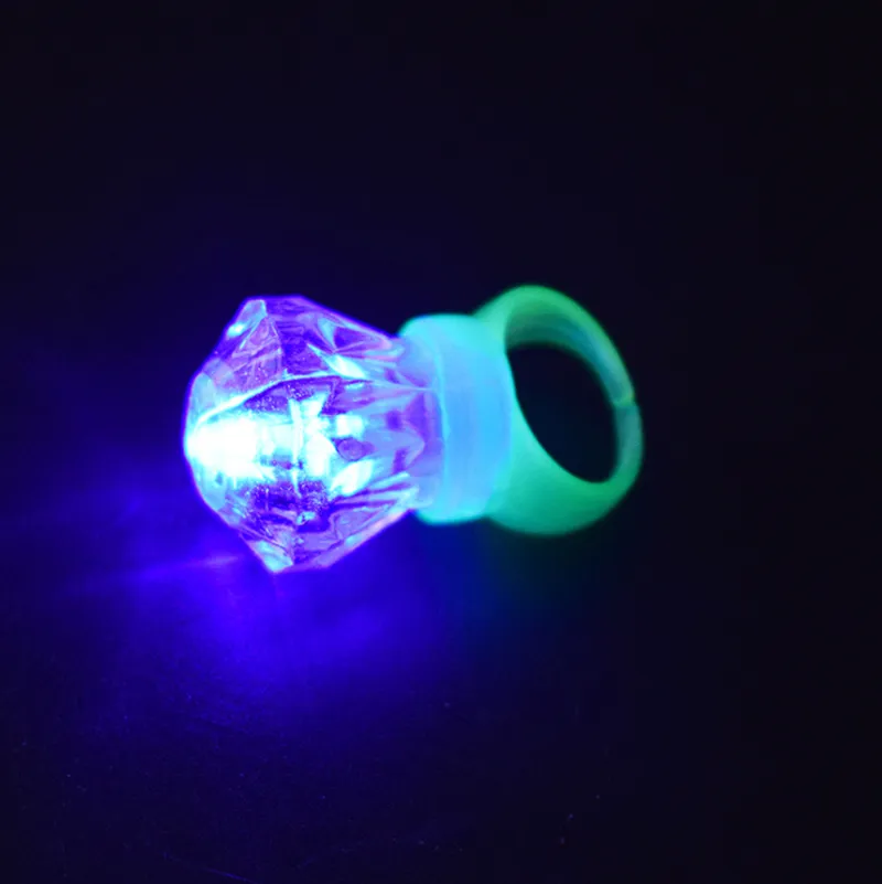 Bague en diamant scintillant à Led, décoration d'anniversaire, cadeaux de fête, nouveauté, jouets lumineux clignotants pour enfants, vente en gros