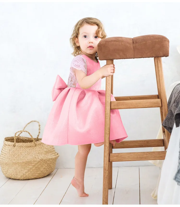 2018 nouvelle fille robe de haute qualité bébé mouche manches dentelle arc dos princesse filles vêtements d'été robes sans manches enfants vêtements6476050