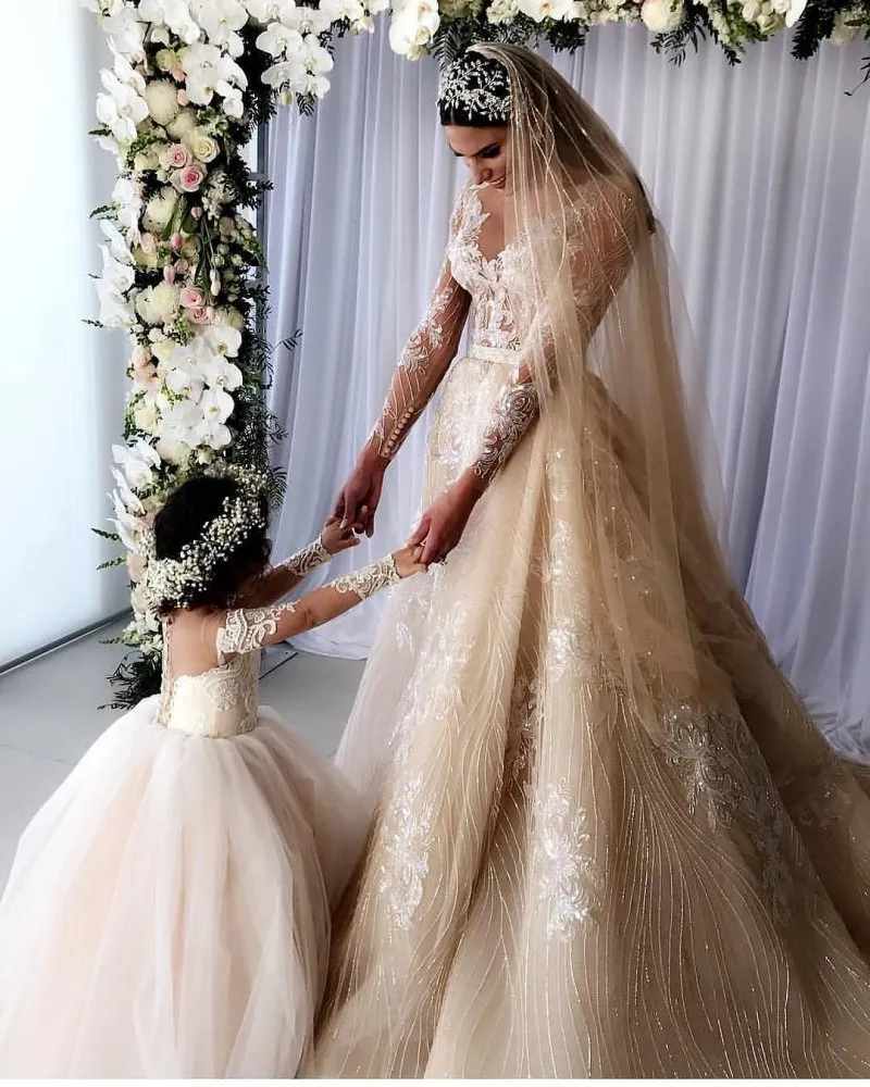 Classy Lace Ball Gown Flower Girl Dresses For Weddings With Long Sleeves Off The Shoulder Toddler Pageant Gowns Tulle Floor Length Kid Dress