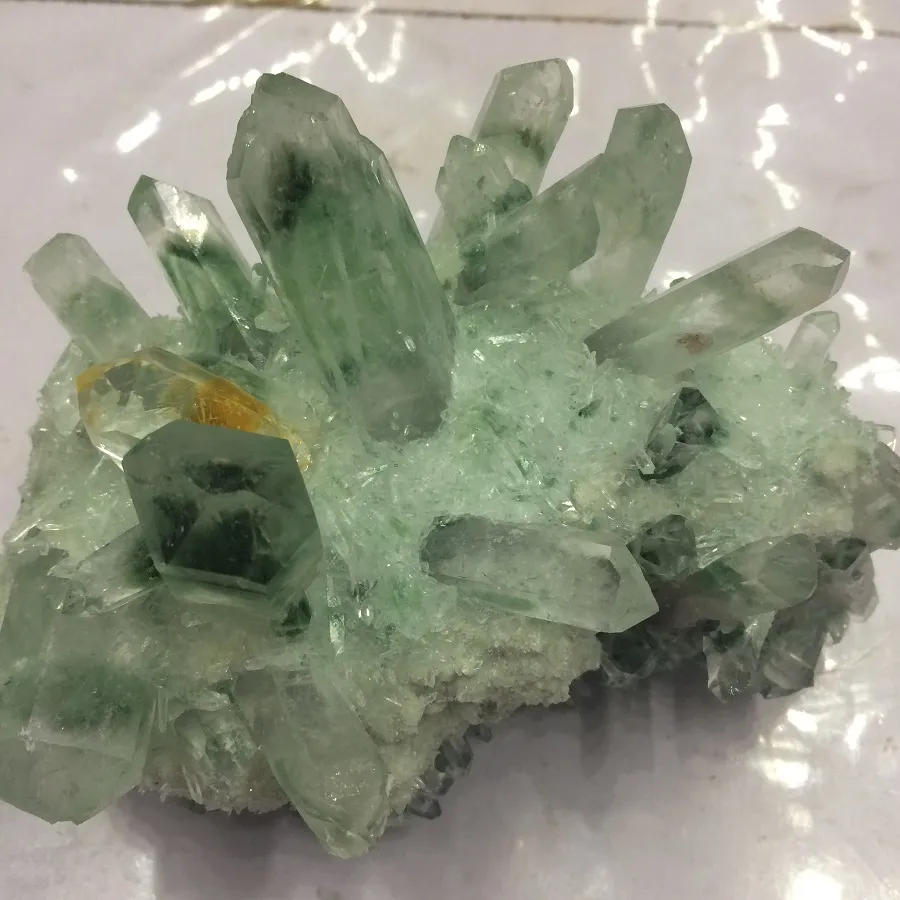 Dingsheng Green Phantom Quartz Cluster Citrine Wand Point 천연 드루에 뾰족한 정원 포함 Crystal Minerals Specimen2575905