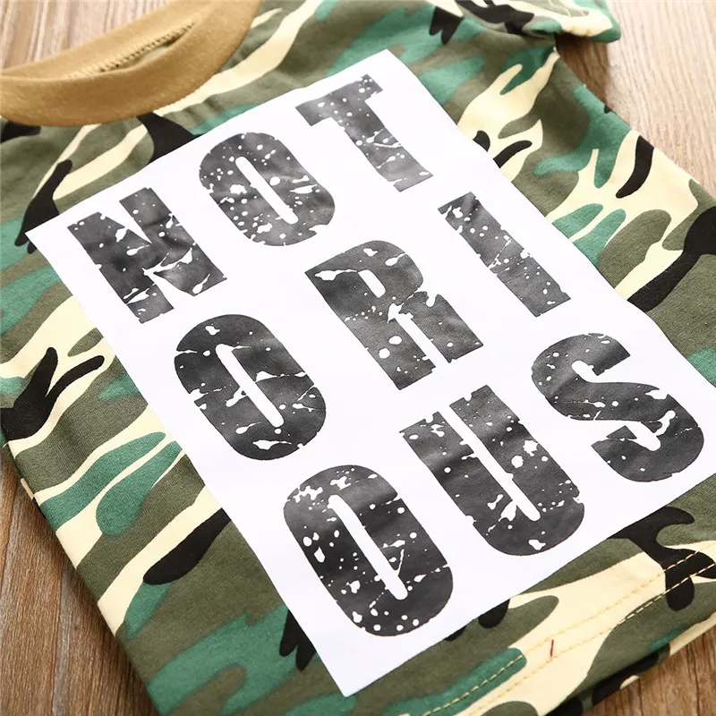 2018 Summer Baby Boy Odzież Camouflage Letter T-shirt Topy + Czarne Spodnie Harerem 2 Sztuk Dla Dzieci Chłopcy Stroje Zestaw Berbeć Chłopcy Zestawy 1-5y
