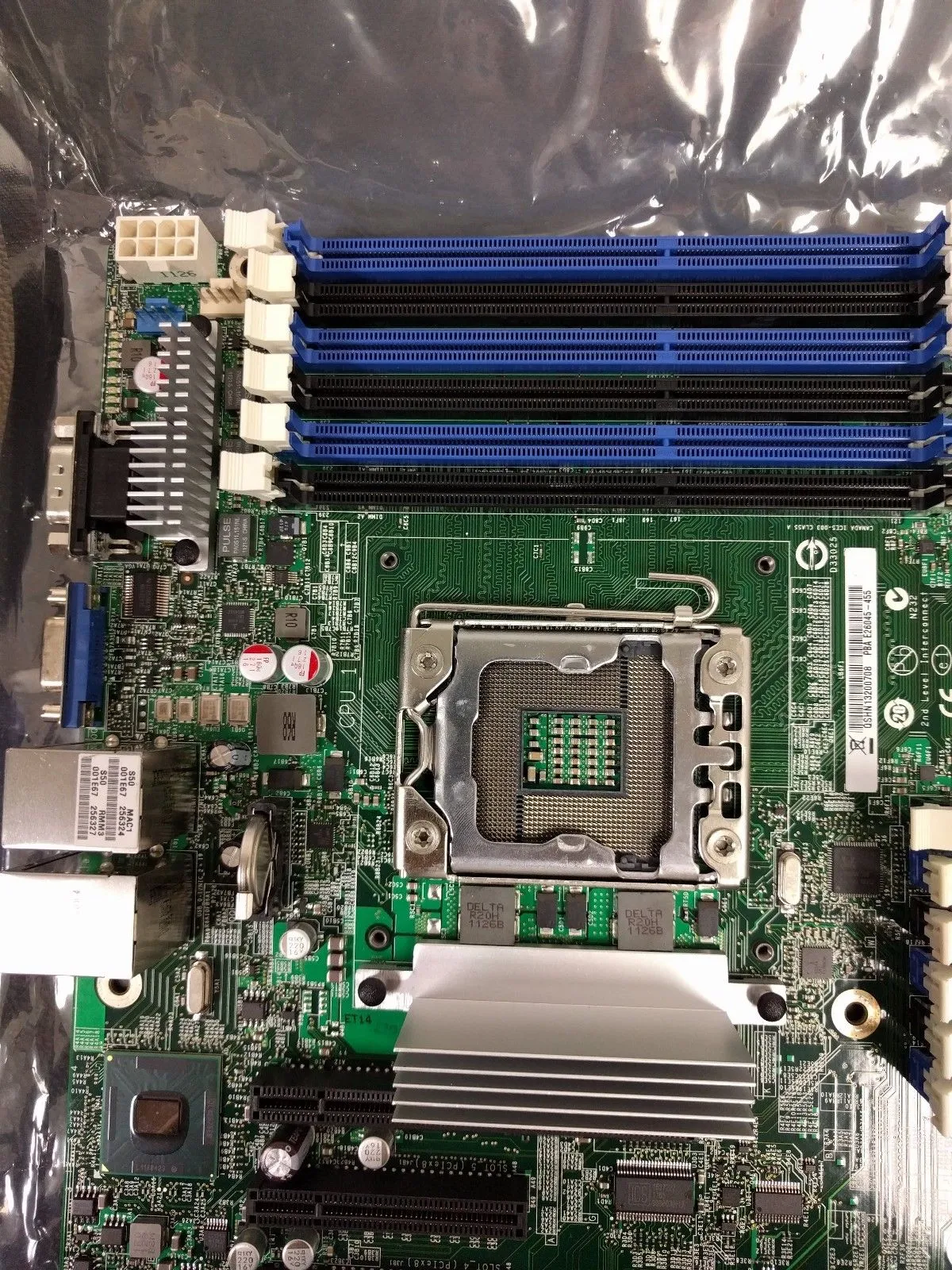 سريع الشحن S5520HC المتكاملة زيون LGA1366 x58 ل إنتل S5520HC الأصلي المزدوج LGA1366 SATA DDR3 خادم نظام اللوحة