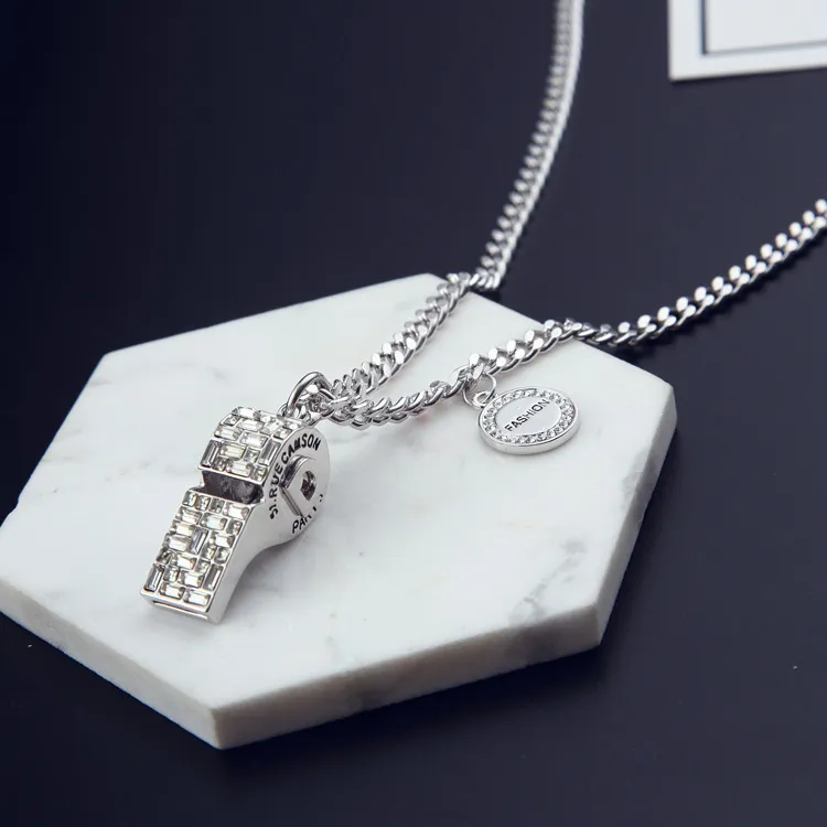 Nouvelle tendance coréenne diamant sifflet pendentif pull chaîne sifflet collier femme bijoux tempérament mode bijoux long collier