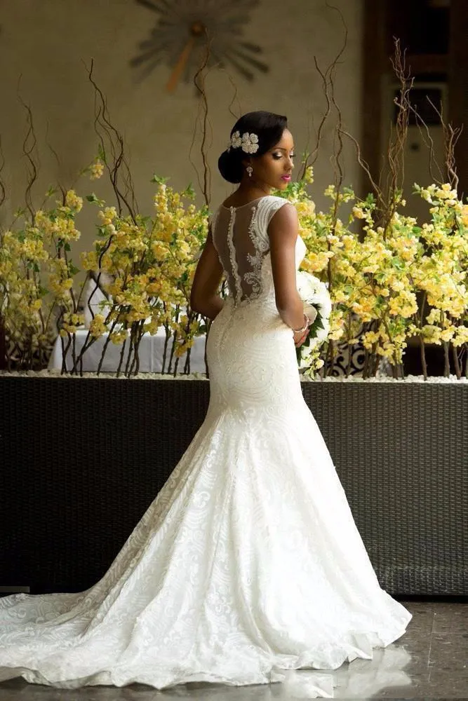2018 아프리카 국가 웨딩 드레스 인어 보석 스위프 기차 레이스와 함께 신부 가운 Applique 플러스 크기 웨딩 가운