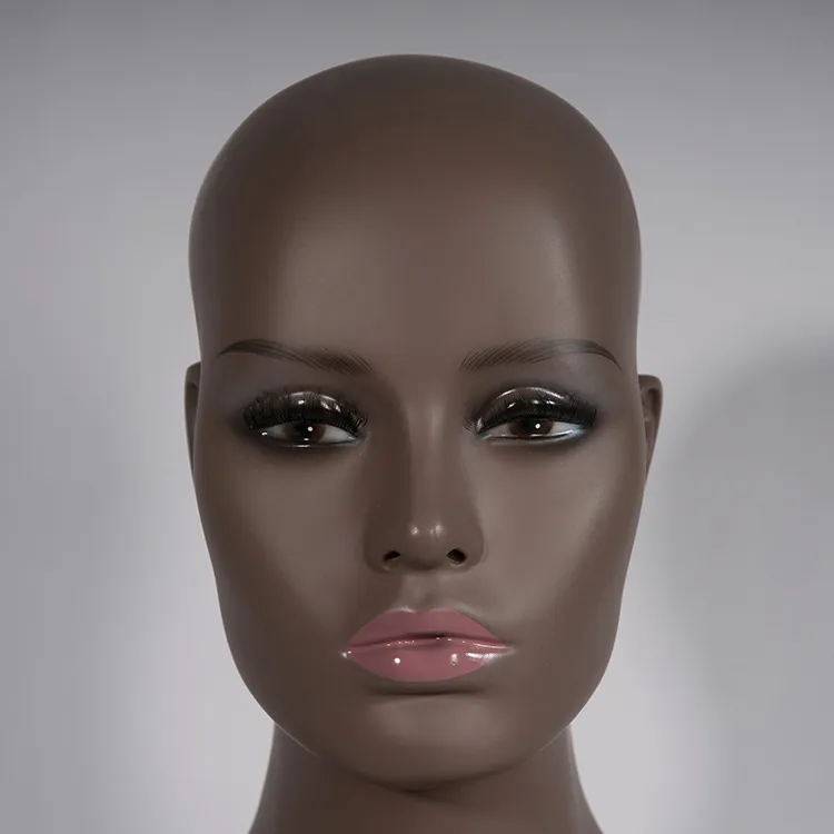 Maquillage de buste de tête de mannequin femelle pour l'affichage de perruques de dentelle